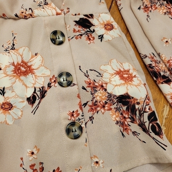 FLORAL Faux Wrap Blouse Size M Stretch Waisted Tunic Top - Picture 7 of 10